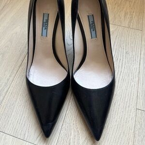 Prada black pump size 9.5